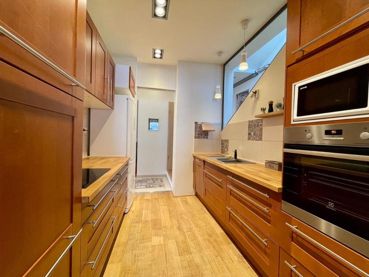 Penthouse W Private Rooftop And Free Parking Budapest Exterior photo