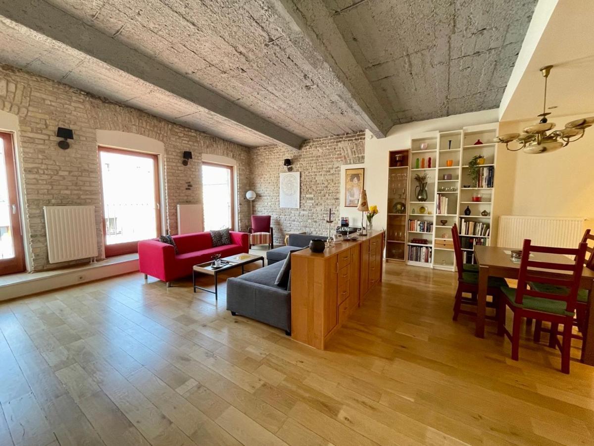 Penthouse W Private Rooftop And Free Parking Budapest Exterior photo