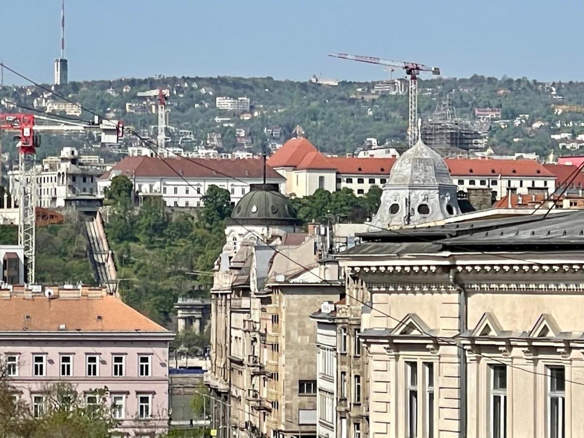 Penthouse W Private Rooftop And Free Parking Budapest Exterior photo